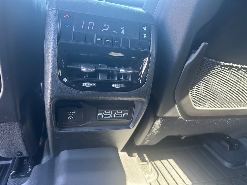 2024 Jeep Grand Cherokee L Altitude 4x4