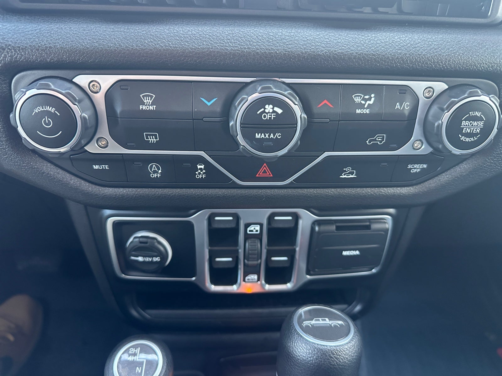 2025 Jeep Gladiator Nighthawk