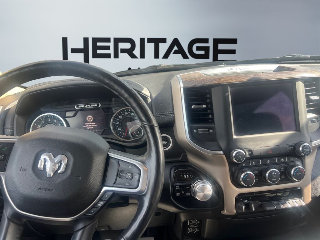 2020 RAM 1500 Laramie Crew Cab 4x4 5'7' Box