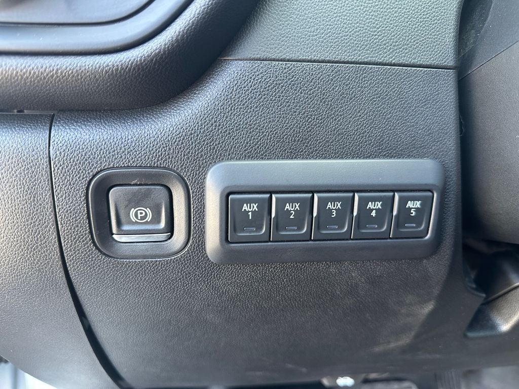 2024 Chevrolet Silverado 3500HD 4WD Crew Cab Long Bed Work Truck