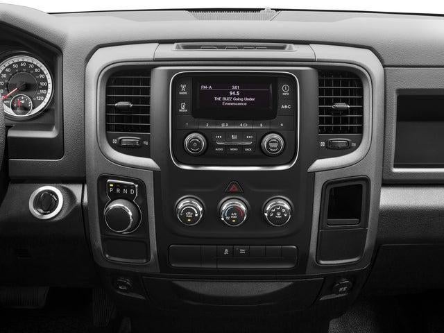 2017 RAM 1500 Express Crew Cab 4x4 5'7' Box