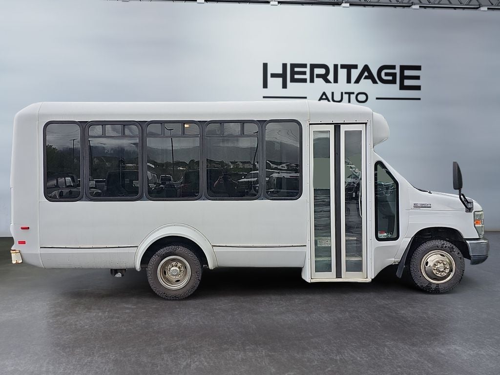 2011 Ford E-350 Cutaway Base