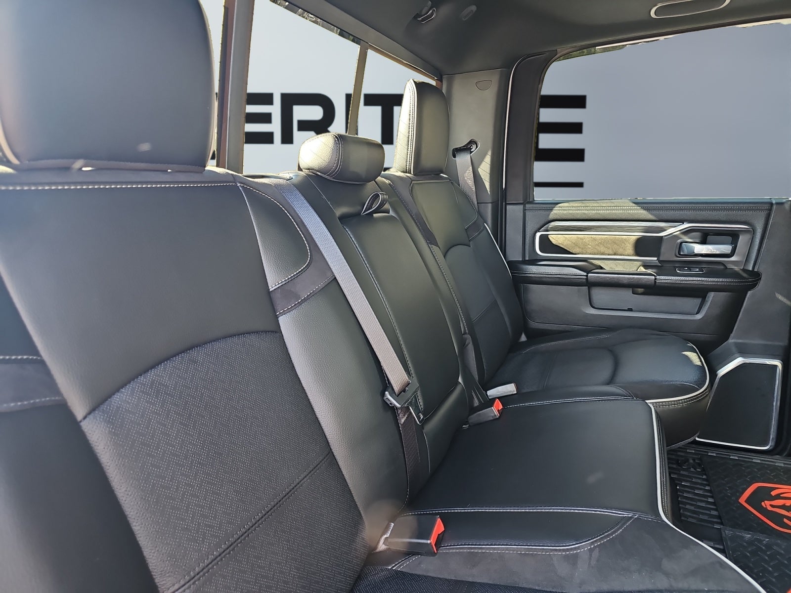 2024 RAM 3500 Laramie Crew Cab 4x4 8' Box