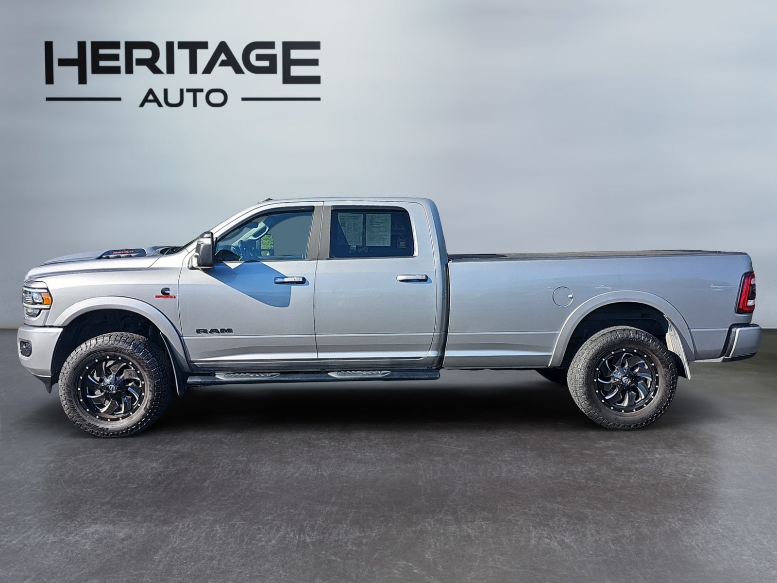 2024 RAM 3500 Laramie Crew Cab 4x4 8' Box