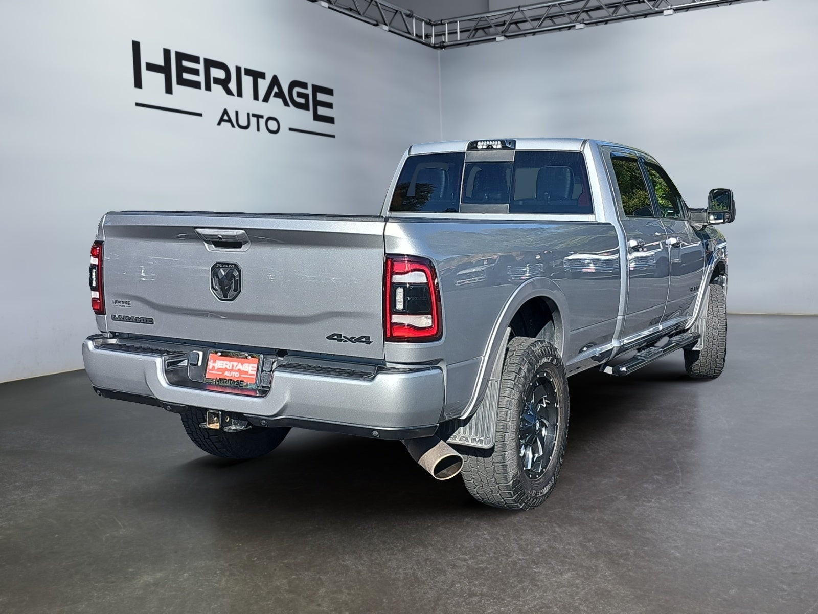 2024 RAM 3500 Laramie Crew Cab 4x4 8' Box