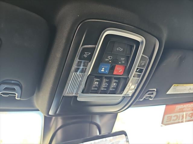 2024 RAM 3500 Laramie Crew Cab 4x4 8' Box