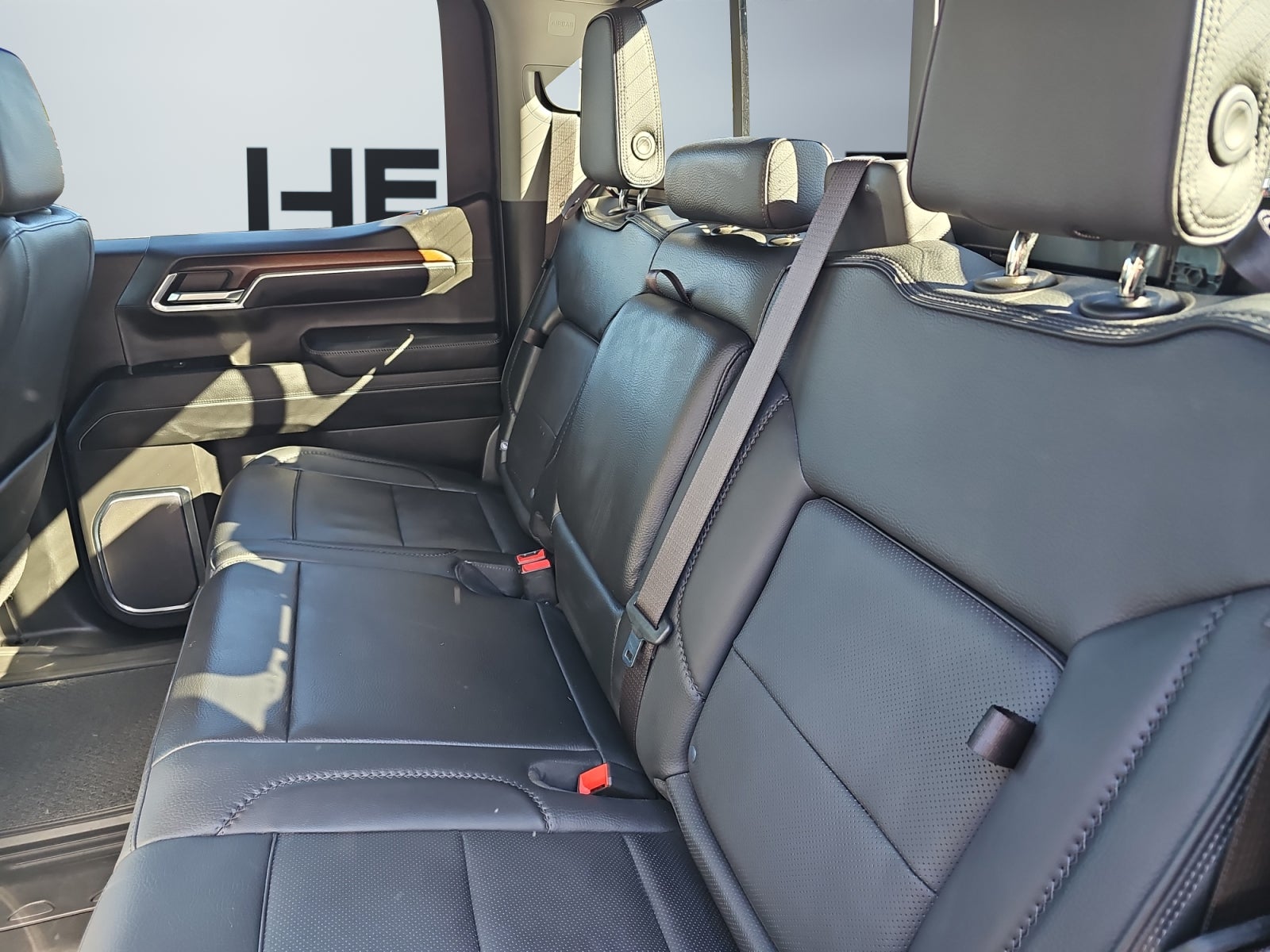 2024 GMC Sierra 4WD Crew Cab Short Box Denali