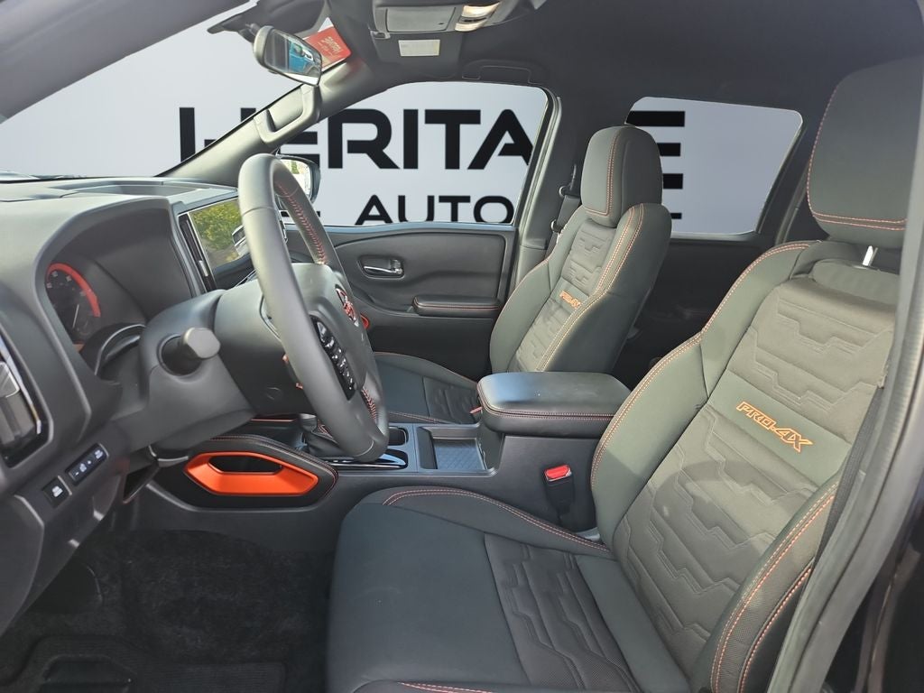 2025 Nissan Frontier Crew Cab PRO-4X 4x4