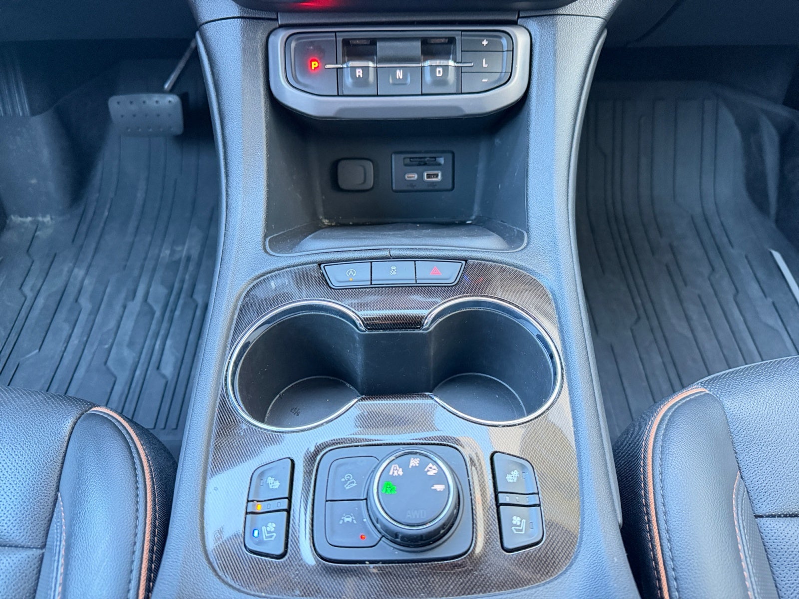 2023 GMC Acadia AT4