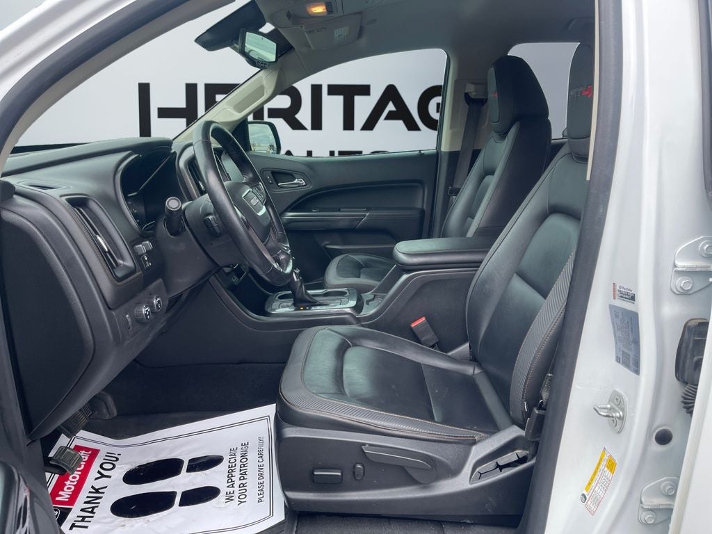 2022 GMC Canyon 4WD AT4 w/Leather