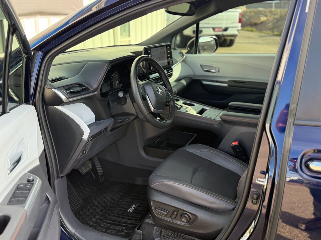 2022 Toyota Sienna XSE