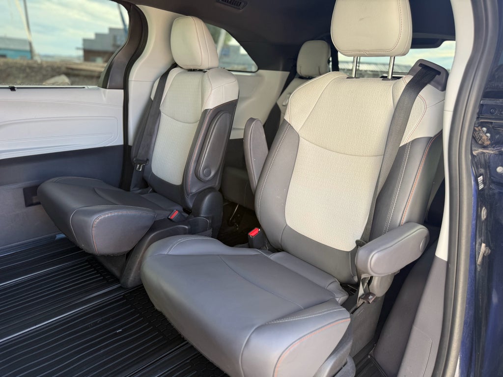 2022 Toyota Sienna XSE