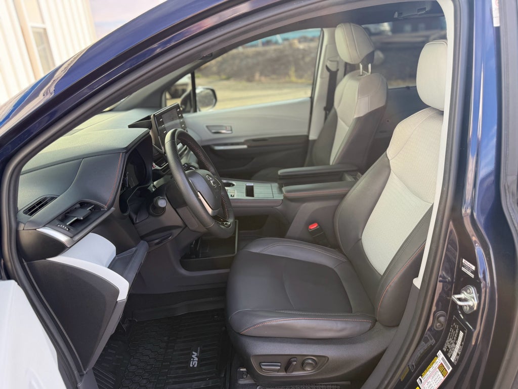 2022 Toyota Sienna XSE