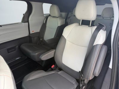 2022 Toyota Sienna XSE