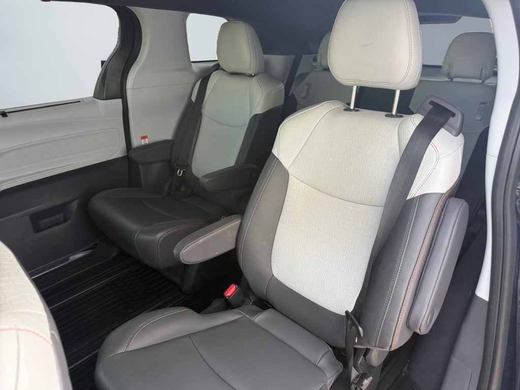 2022 Toyota Sienna XSE