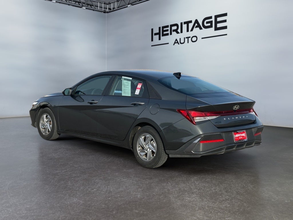2024 Hyundai Elantra SE