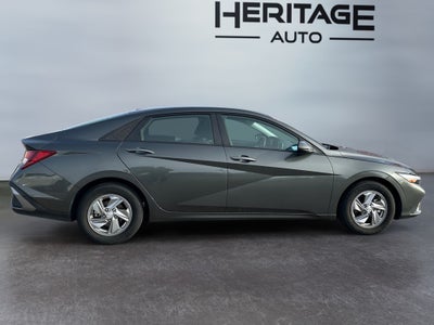 2024 Hyundai Elantra SE